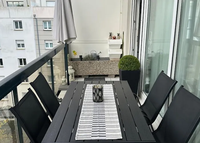 F2 Cosy Avec Terrasse A Deux Pas Du Centre De Mulhouse
